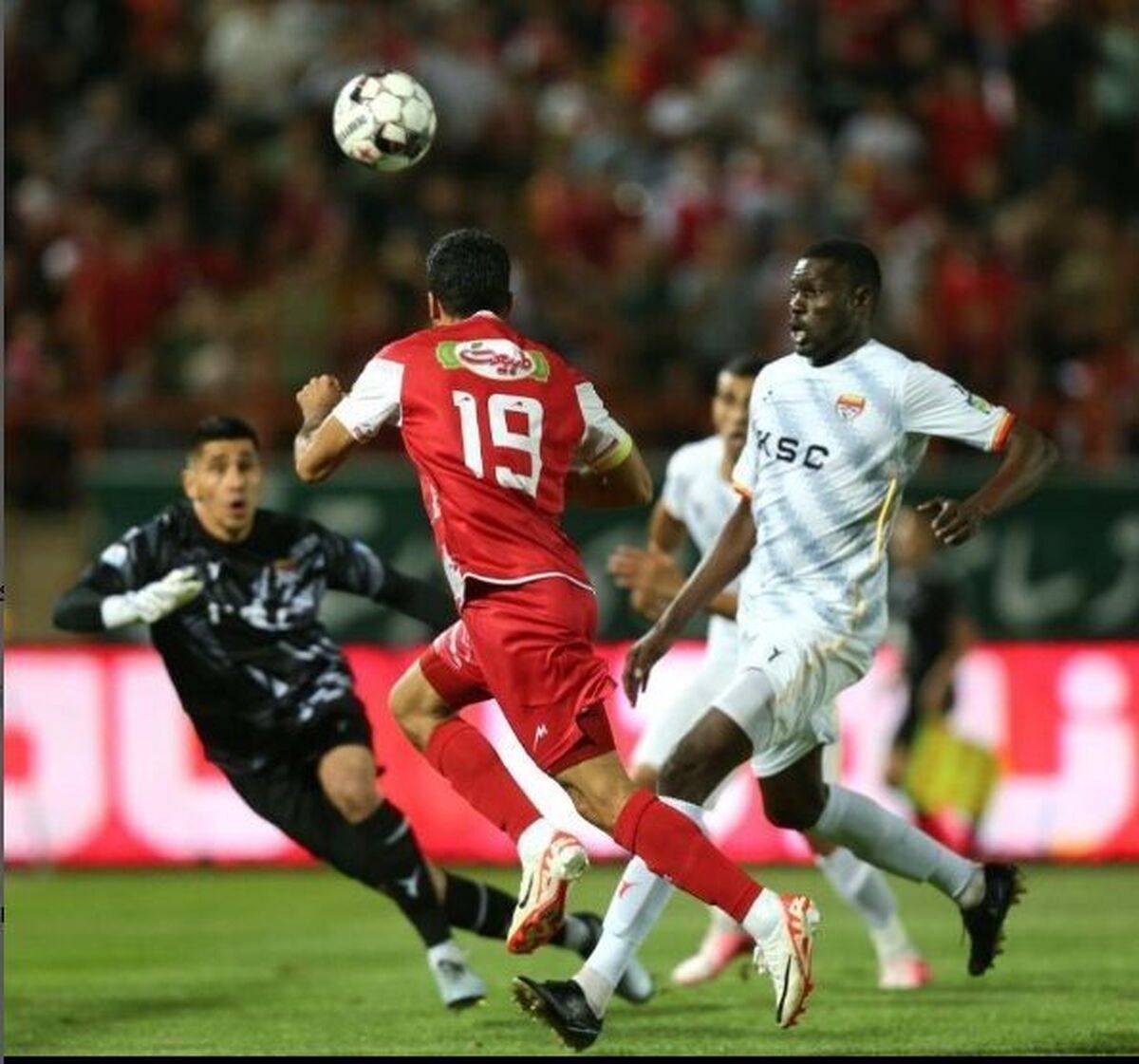 باشگاه خیبر به دنبال جذب کاپیتان پرسپولیس!