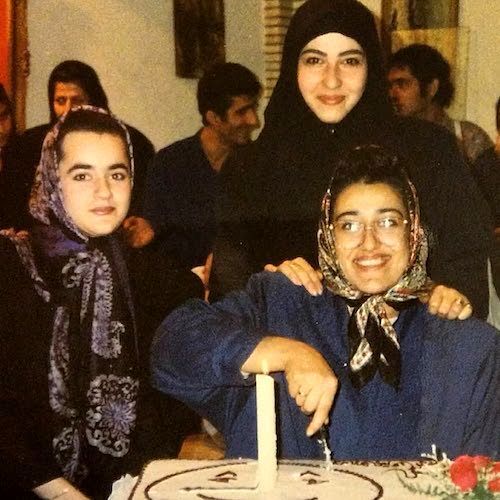 عکس/نعیمه نظام دوست و فاطمه هاشمی در دهه ۷۰ عکس/نعیمه نظام دوست و فاطمه هاشمی در دهه ۷۰