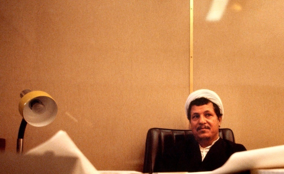 عکس/ مرحوم هاشمی رفسنجانی در ۴۴ سالگی؛ سال ۱۳۵۷ عکس/ مرحوم هاشمی رفسنجانی در ۴۴ سالگی؛ سال ۱۳۵۷