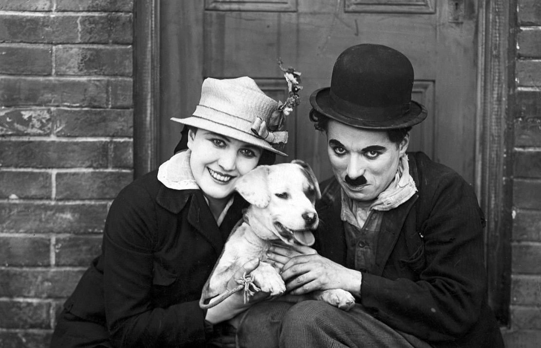 عکس/ دیدار «چارلی چاپلین و مهاتما گاندی در لندن»؛ سال 1310