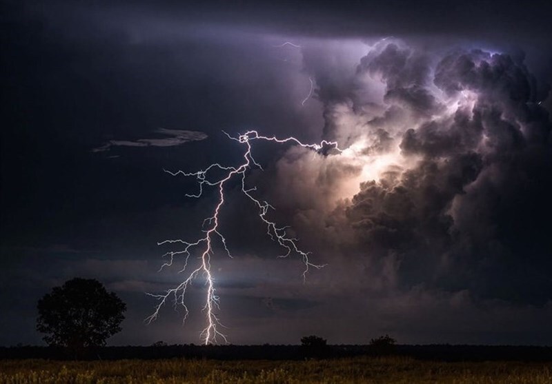 هواشناسی 1404/2/8؛ هشدار نارنجی وقوع طوفان در 11 استان