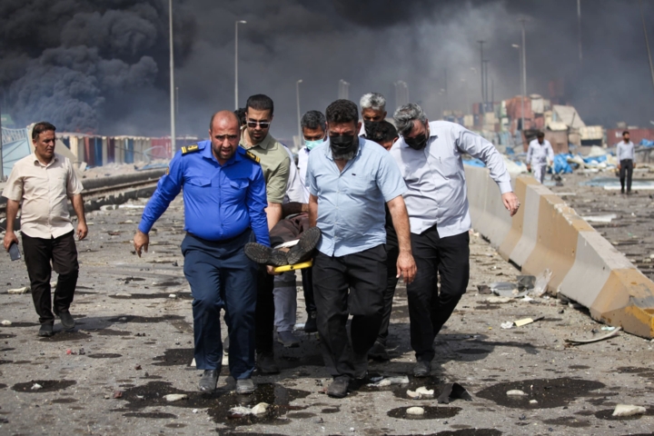 انفجار بندرعباس / بستگان درجه یک مفقودین به پزشکی قانونی مراجعه کنند