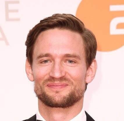 «هیو دنسی» بازیگری از تئاتر و تلویزیون تا هالیود