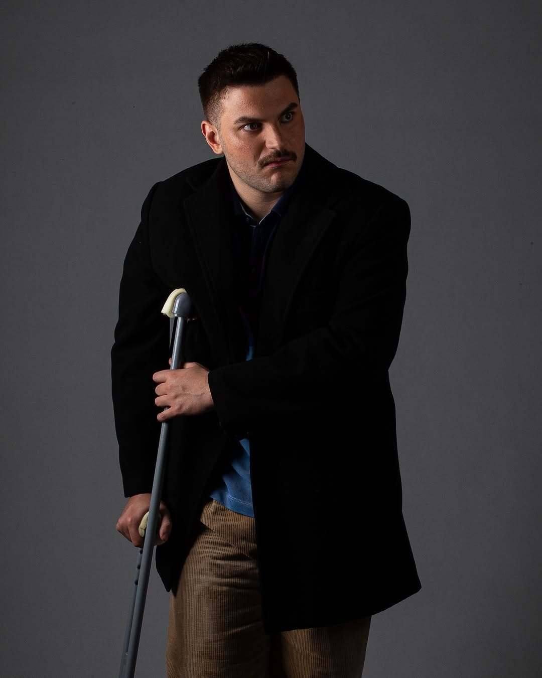 عکس‌های عصا به‌دست دارا حیایی جلب‌توجه کرد!