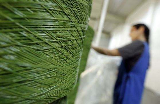 نکاتی که هنگام خرید از فروشگاه چمن مصنوعی باید بدانید