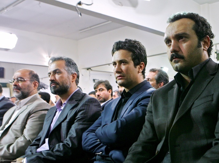 عکس/ «شاهرخ استخری و کامبیز دیرباز» در دیدار با رهبر انقلاب؛ سال ۱۳۸۹ عکس/ «شاهرخ استخری و کامبیز دیرباز» در دیدار با رهبر انقلاب؛ سال ۱۳۸۹