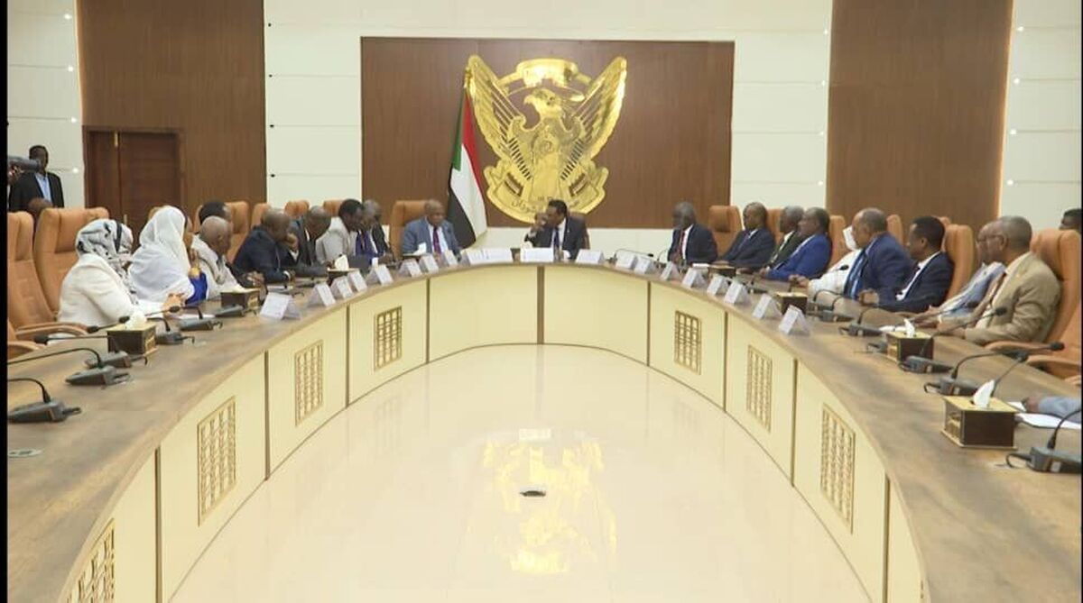 کابینه سودان منحل شد