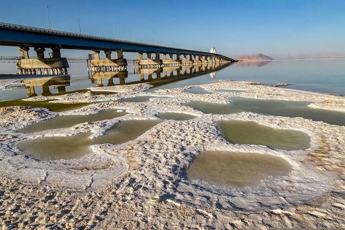 جزئیات جدید درباره گودال مرموز دریاچه ارومیه