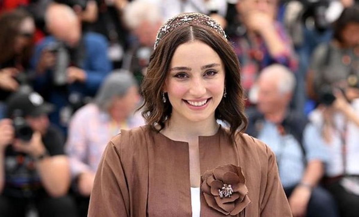 عکس/استایل خانمِ بازیگر «زن و بچه» در پاریس