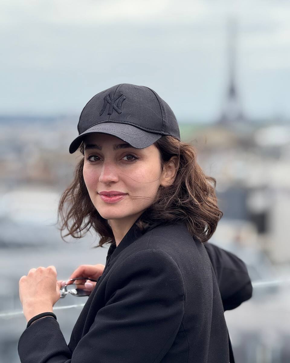 عکس/استایل خانمِ بازیگر «زن و بچه» در پاریس