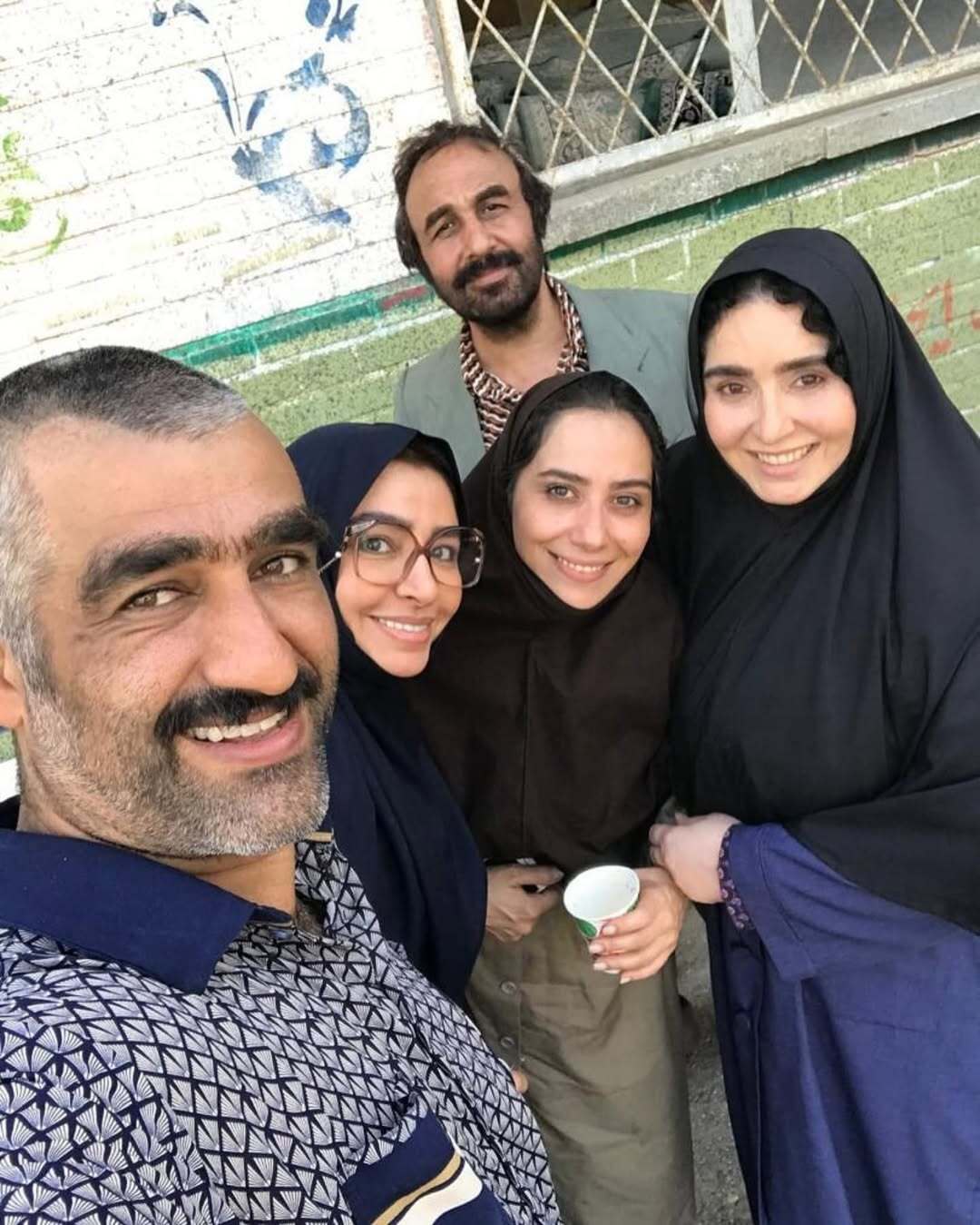 عکس/تیپ دهه شصتی مه‌لقا باقری و ژاله صامتی در کنار عطاران