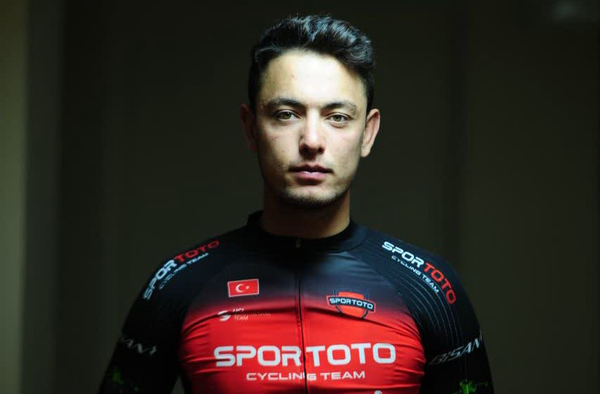 انتقال پیکر رکابزن فوت شده به ترکیه + عکس