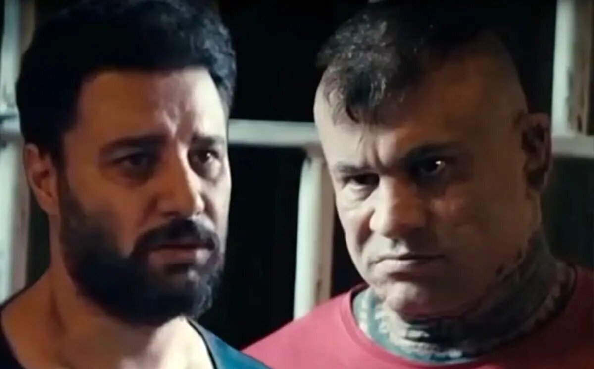 حمله با چاقو به جواد عزتی در حمام