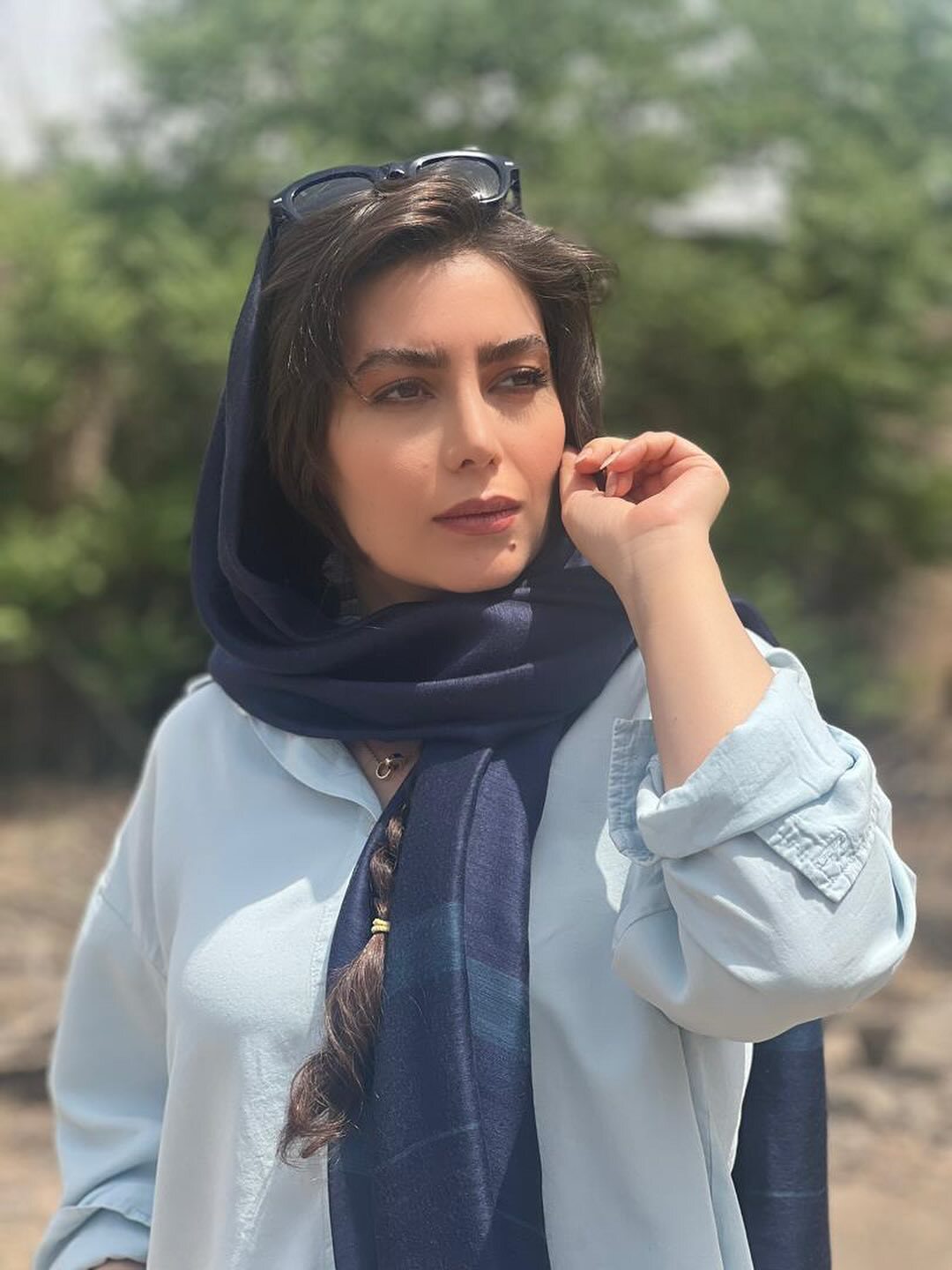 عکس/پیراهن آبیِ مهربان، بر تن روژان سریال نون خ