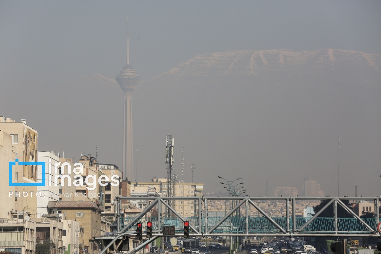 تداوم آلودگی هوای تهران؛ بیماران تنفسی و قلبی در خانه بمانند