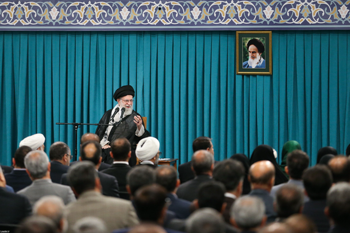 رهبر انقلاب: انقلابی‌گری فقط سروصدا کردن نیست