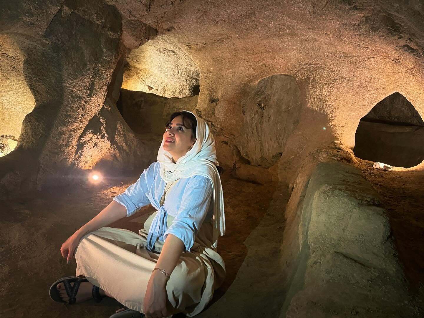 عکس شیرین «نون خ» در شهر زیرزمینی ۵هزار ساله