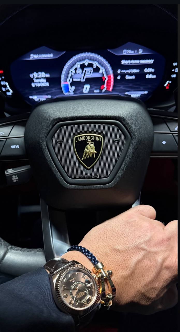 عکس/سبک زندگی لاکچری گلزار بازهم جنجال به‌پا کرد!