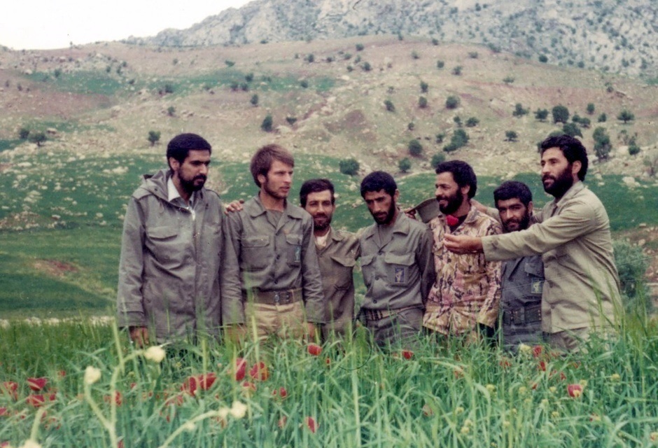 عکس/ «قالیباف در کنار سردار قاآنی در جبهه»؛ دهه ۶۰