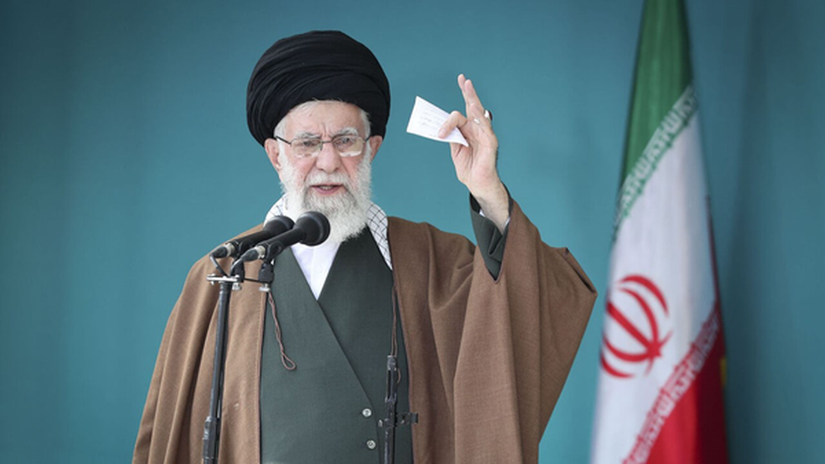 تکذیب شایعات درباره رهبر انقلاب