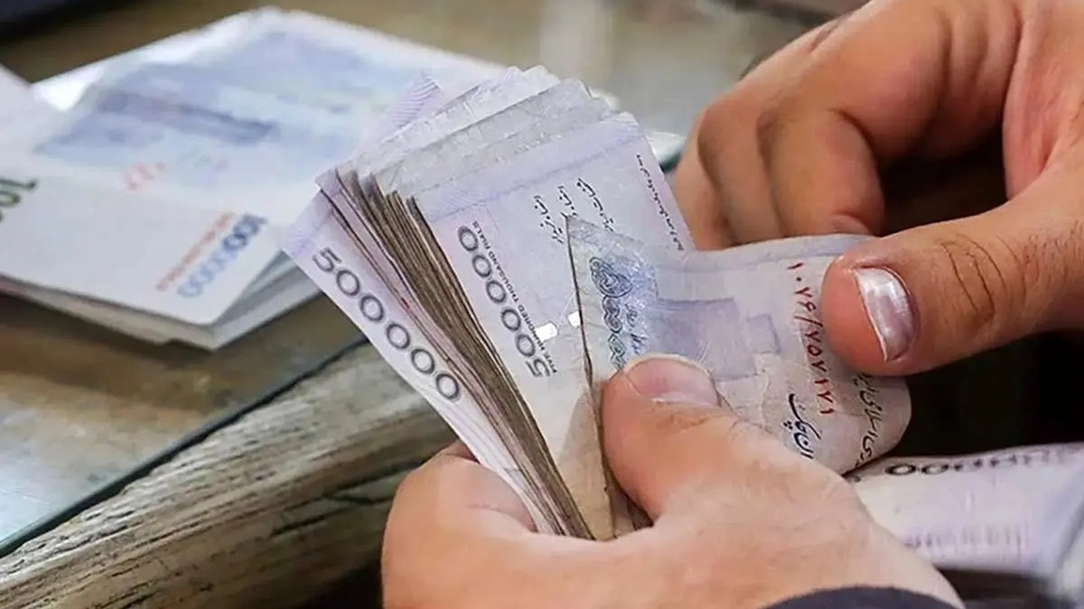 حقوق خرداد کارمندان دولت پرداخت شد