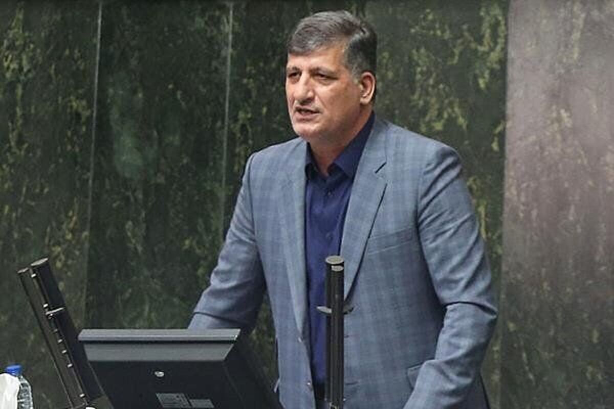 پیامک‌های توهین‌آمیز ارسال می‌کنند که قالیباف باید استیضاح شود