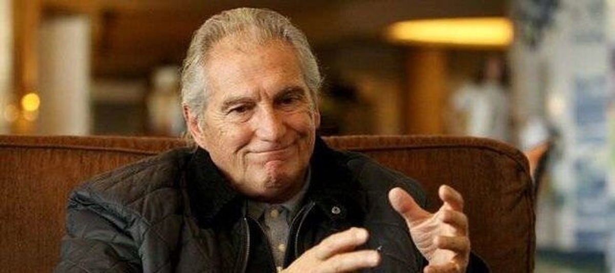 سرمربی سابق پرسپولیس کنار فرگوسن ایستاد!