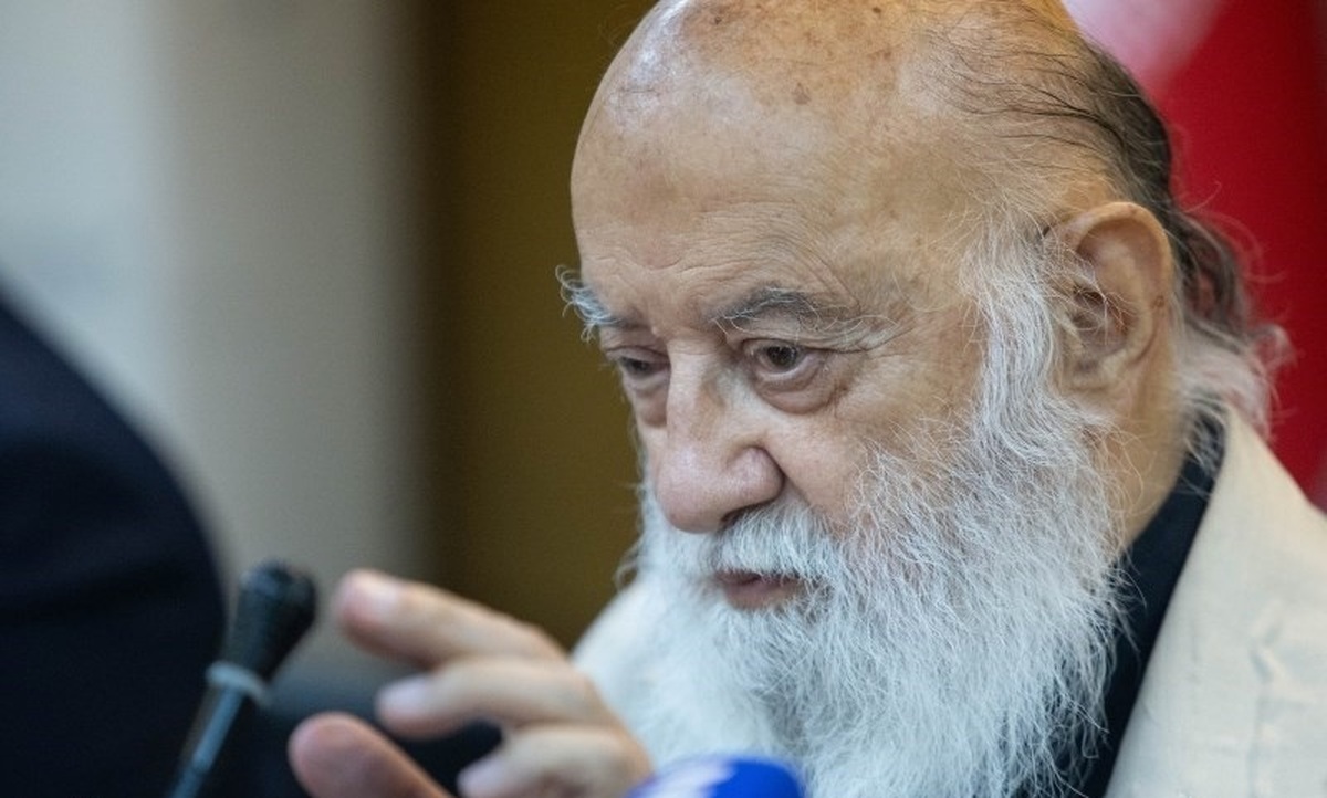 چمران: تأمین ارز خرید اتوبوس‌های برقی مشکل است