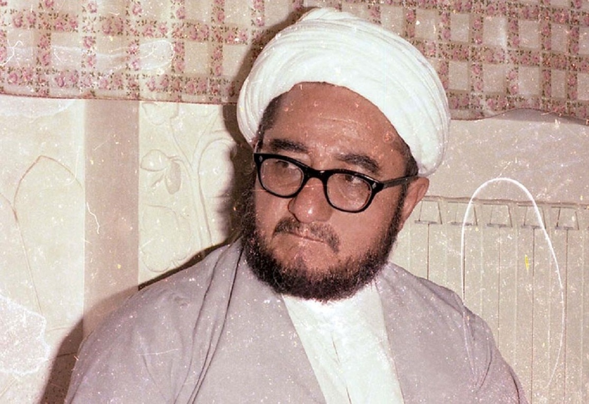 عکس/ «محمدصادق خلخالی در یک مدرسه نظامی در کره شمالی»؛ دهه ۶۰