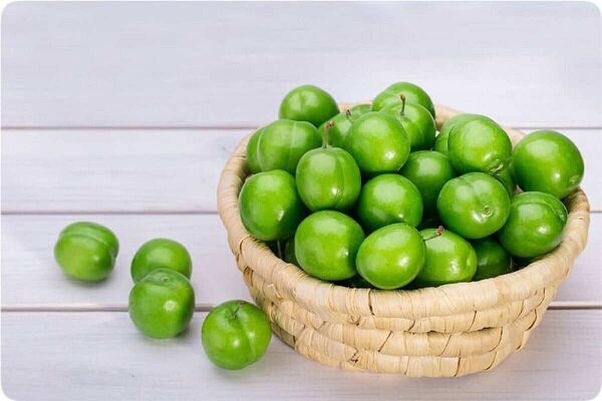 اتفاقی که بعد از مصرف زیاد گوجه سبز در بدن می‌افتد