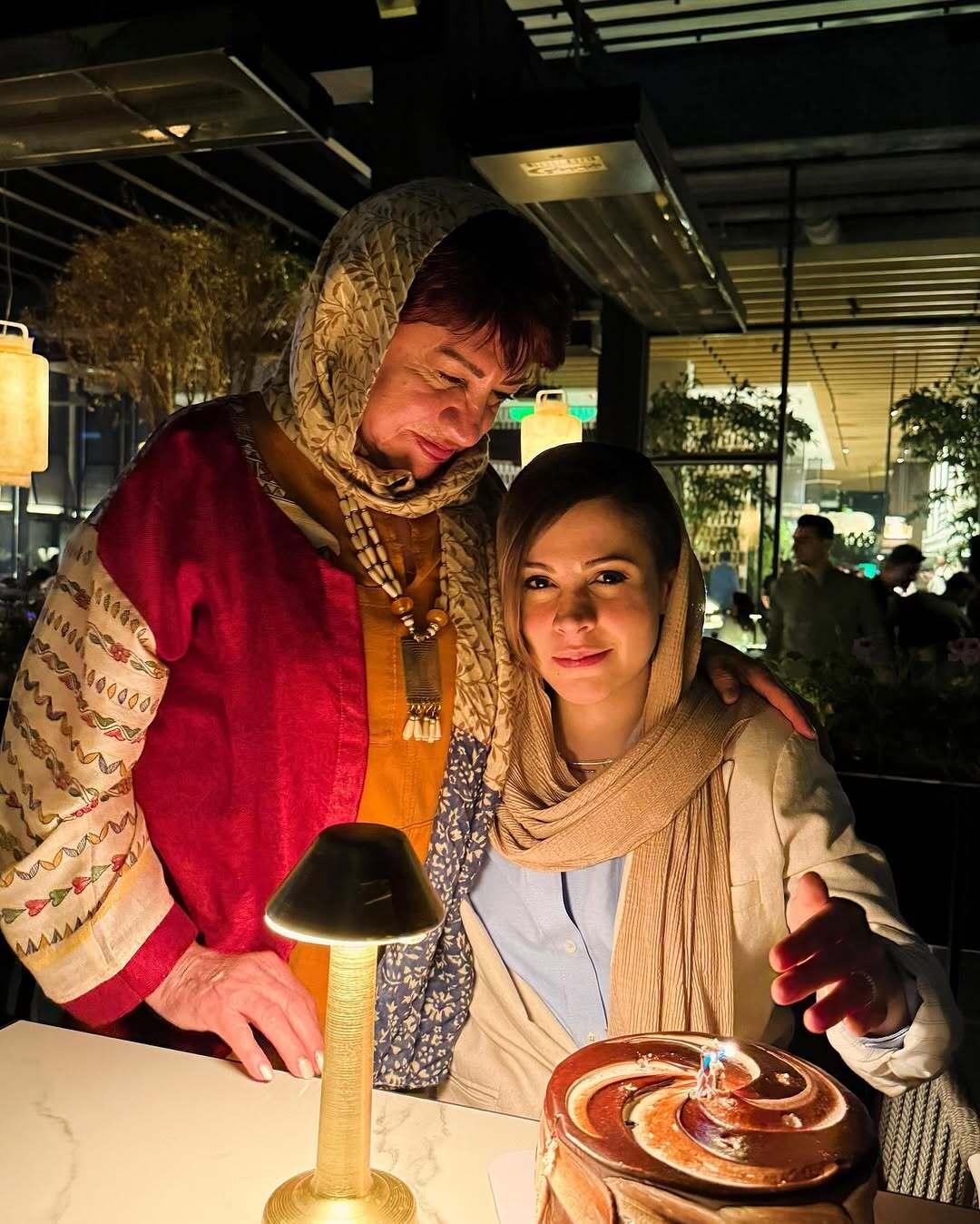 عکس/تیپ متفاوتِ ناهید مسلمی در تولد دخترش شیدا عکس/تیپ متفاوتِ ناهید مسلمی در تولد دخترش شیدا