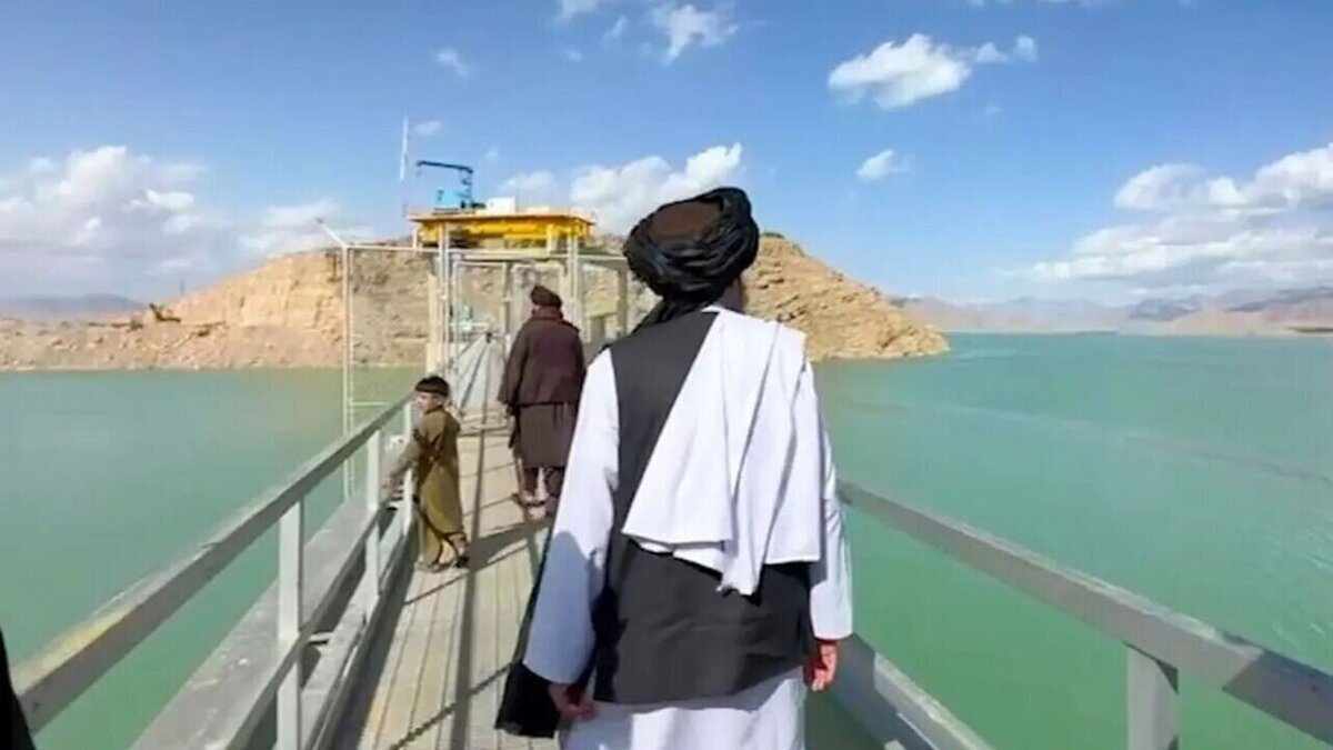 افغانستان با سیمان ایرانی آب را روی ایران سد می‌کند!