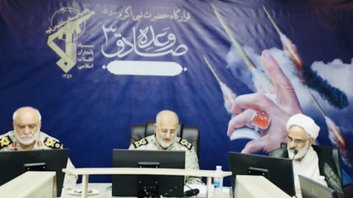 فرمانده سپاه در اتاق جنگ: عملیات هوافضای سپاه قطع نمی‌شود