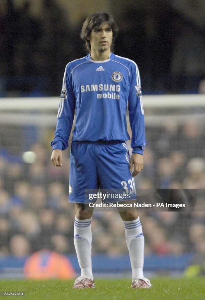 عکس/هافبک سابق چلسی در راه استقلال!