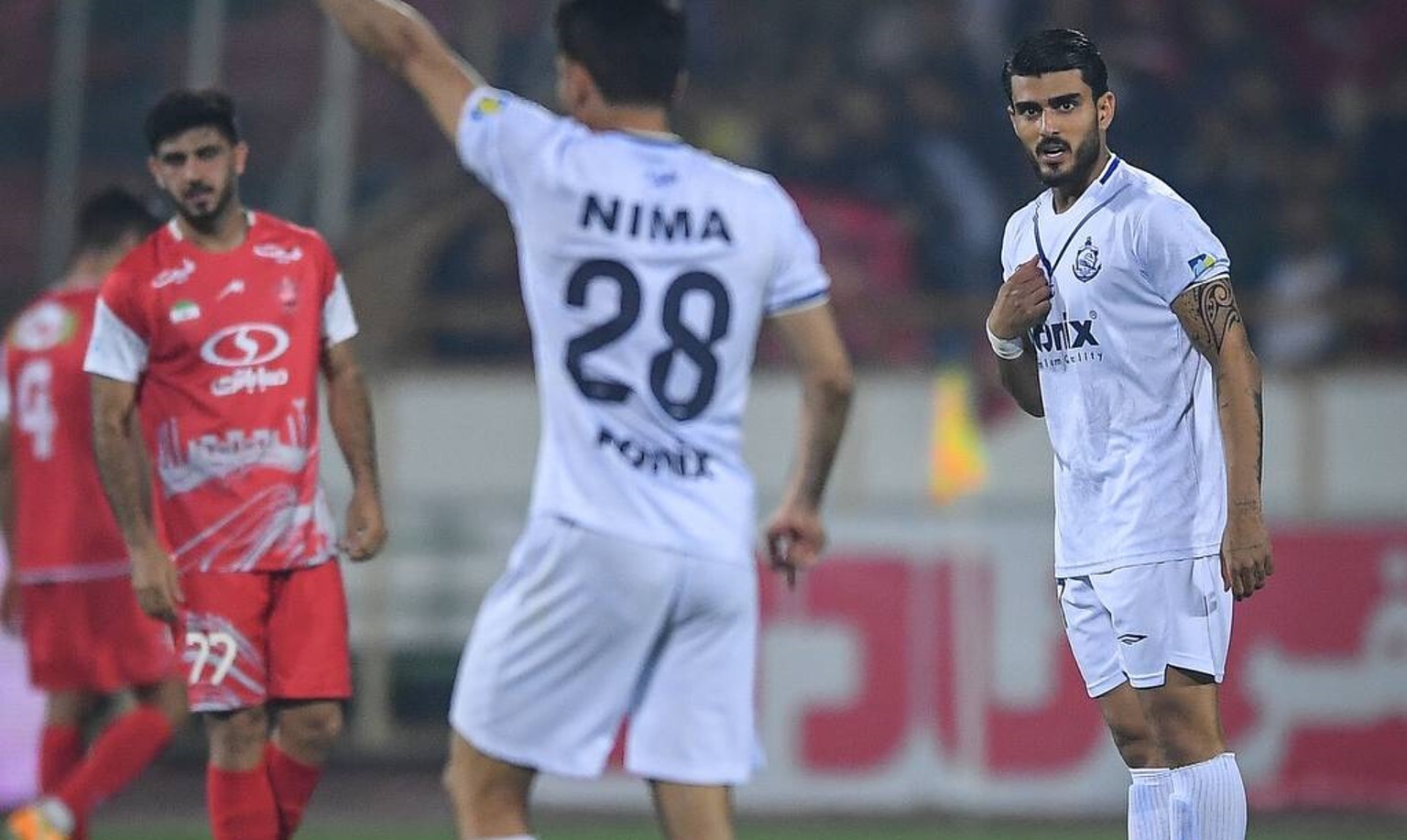 انتقال جنجالی رضا غندی پور به شباب الاهلی امارات رسمی شد