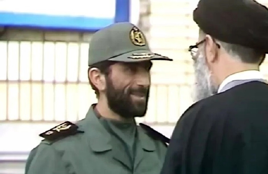 عکس/ «سردار قاآنی در لحظه دریافت درجه سرتیپی»؛ دهه ۷۰