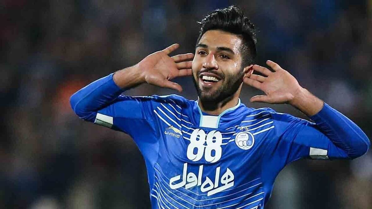 هافبک اسبق استقلال با پوشیدن پیراهن فجر به تیم سابقش برگشت