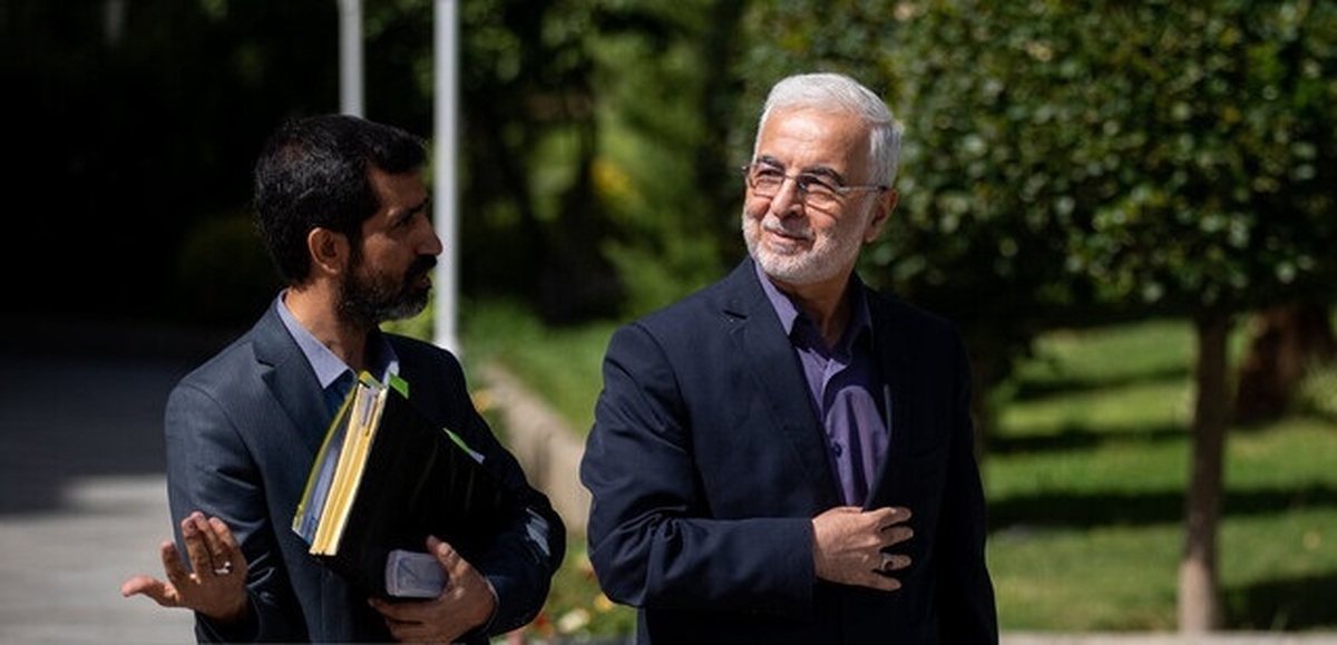 مومنی: ۸۰۰ هزار اتباع غیرمجاز از کشور خارج شده‌اند