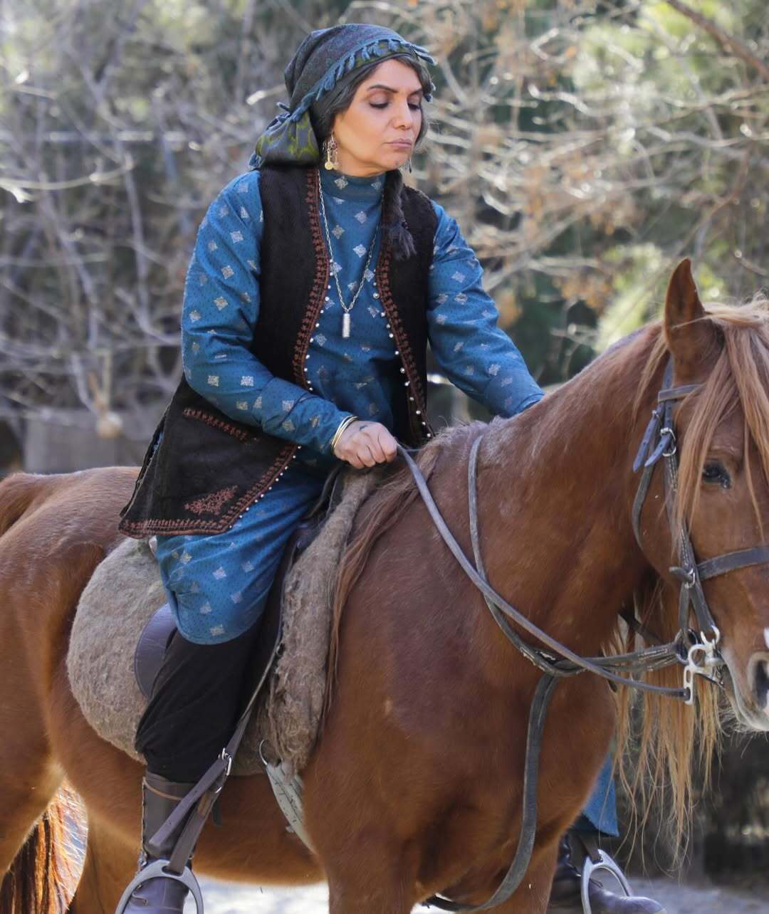 عکس/اسب سواریِ الهام پاوه‌نژاد در سریال «شکارگاه»