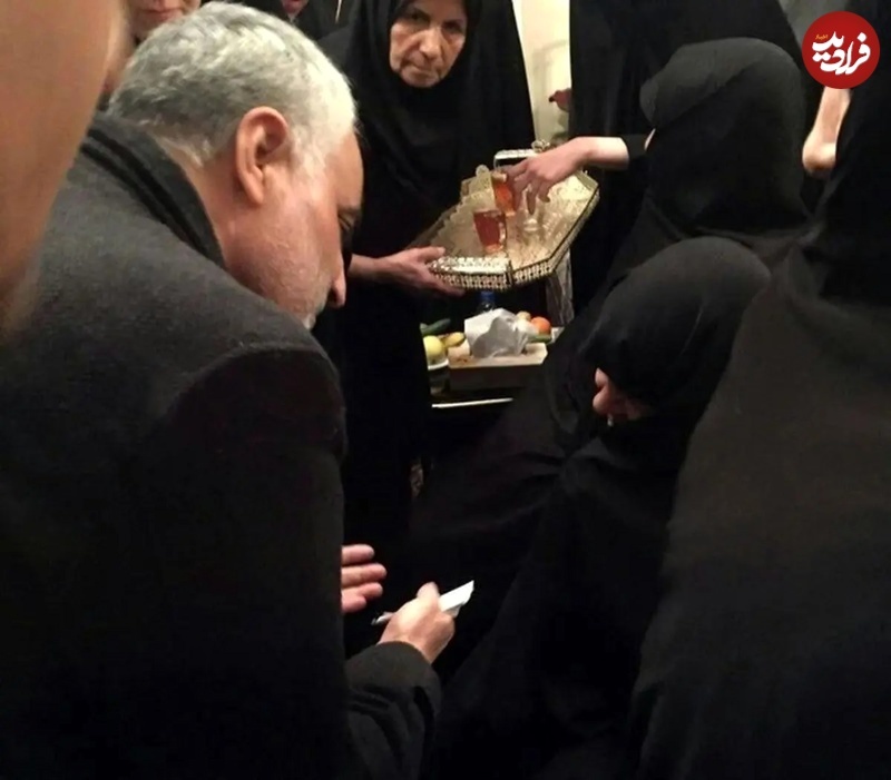 عکس/ «سردار سلیمانی» در حال تسلیت گفتن به «همسر هاشمی رفسنجانی»؛ سال ۹۵ عکس/ «سردار سلیمانی» در حال تسلیت گفتن به «همسر هاشمی رفسنجانی»؛ سال ۹۵