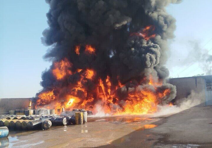 آتش‌سوزی در کارگاه فرآورده‌های نفتی منطقه «زیار» اصفهان