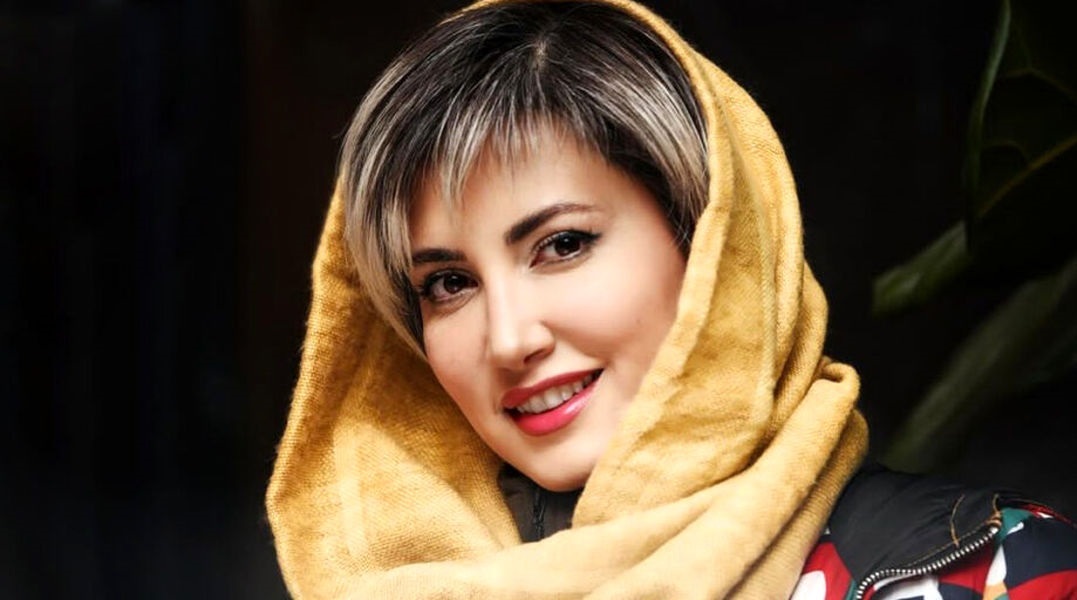 عکس/استایل غیر رسمیِ سمیرا حسینی در یک مراسم