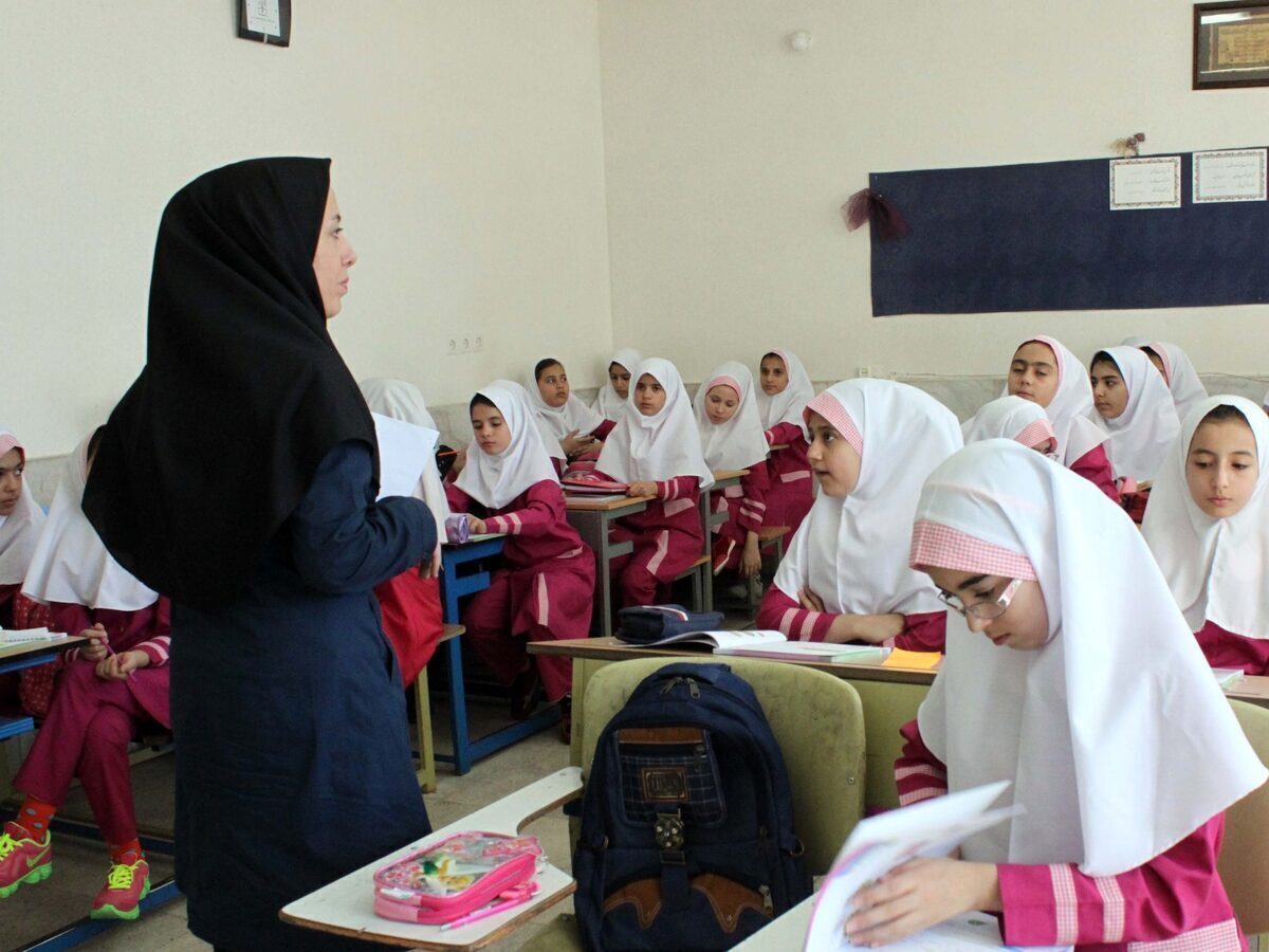 تصویب قانون ۳۰ ساعته شدن معلمان مدارس غیردولتی
