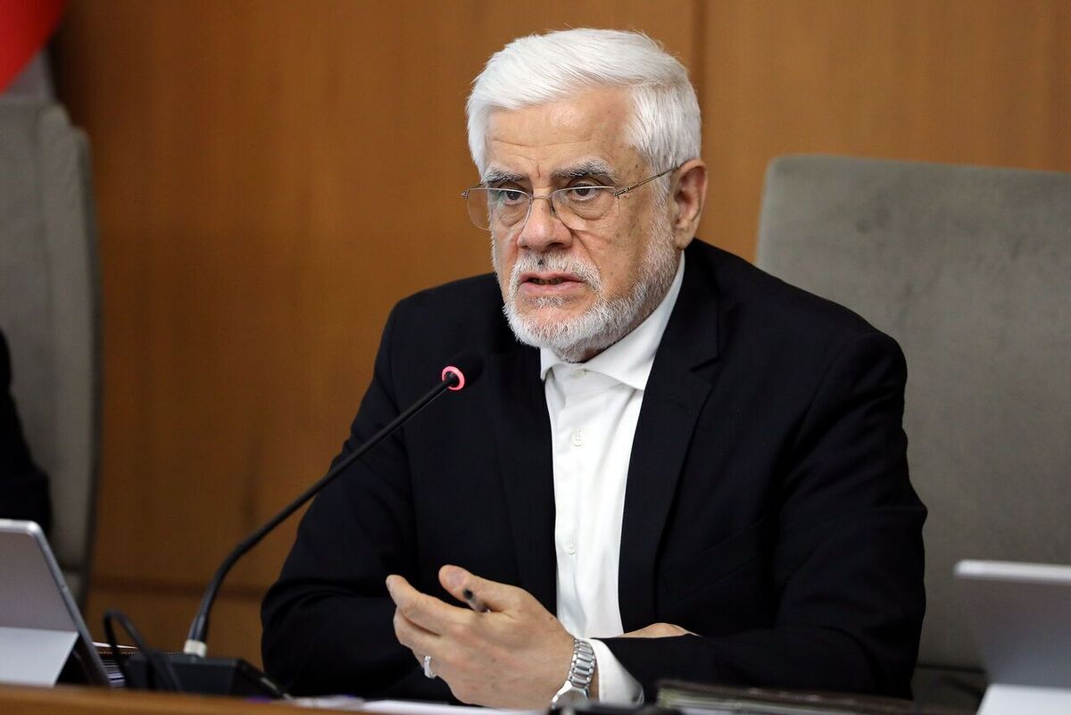 عارف: آمریکا به دنبال جدایی مردم ایران از حکومت است/ دشمن بالاجبار تقاضای توقف جنگ داد