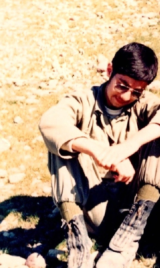 عکس/ «سیدمجتبی خامنهای» با لباس بسیج در جبهه؛ دهه ۶۰ عکس/ «سیدمجتبی خامنهای» با لباس بسیج در جبهه؛ دهه ۶۰
