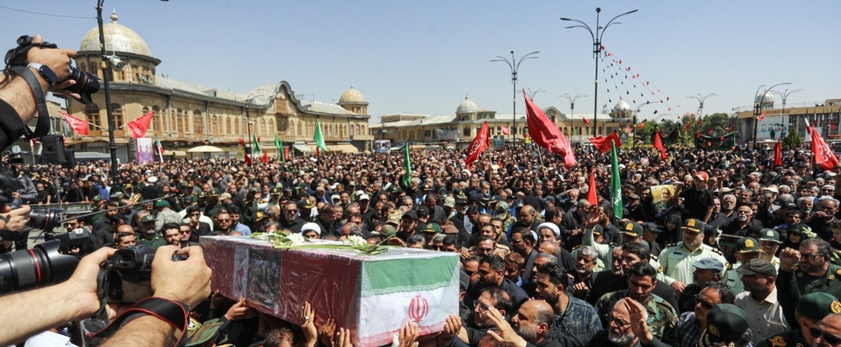 ۲۷ شهید در امامزادگان کرج به خاک سپرده شدند