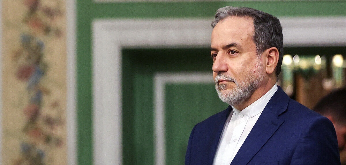 وزیر امور خارجه: خون شهدا راه مقاومت وعزت طلبی ملت ایران را روشن‌تر می‌کند