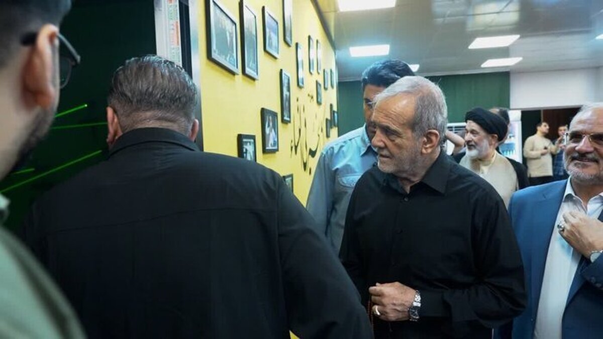 سفر سرزده پزشکیان به قم + عکس