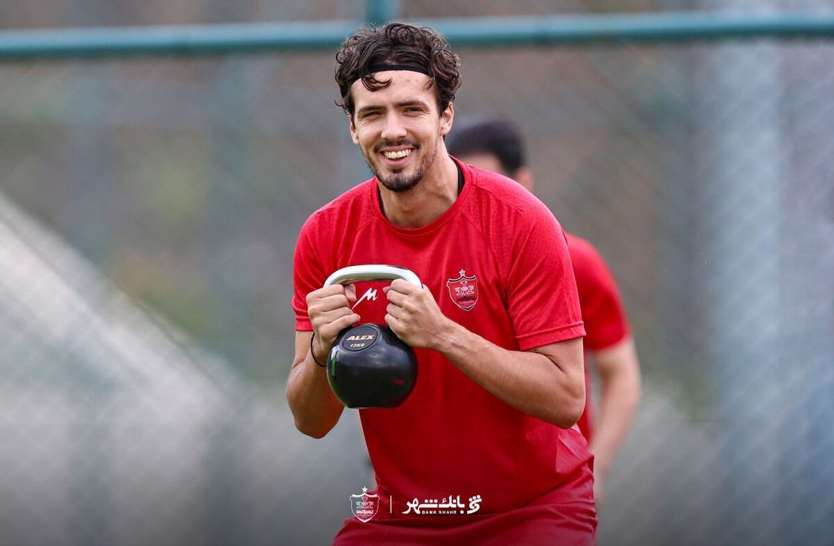 تصمیم مهم وحید هاشمیان درباره خرید جدید پرسپولیس