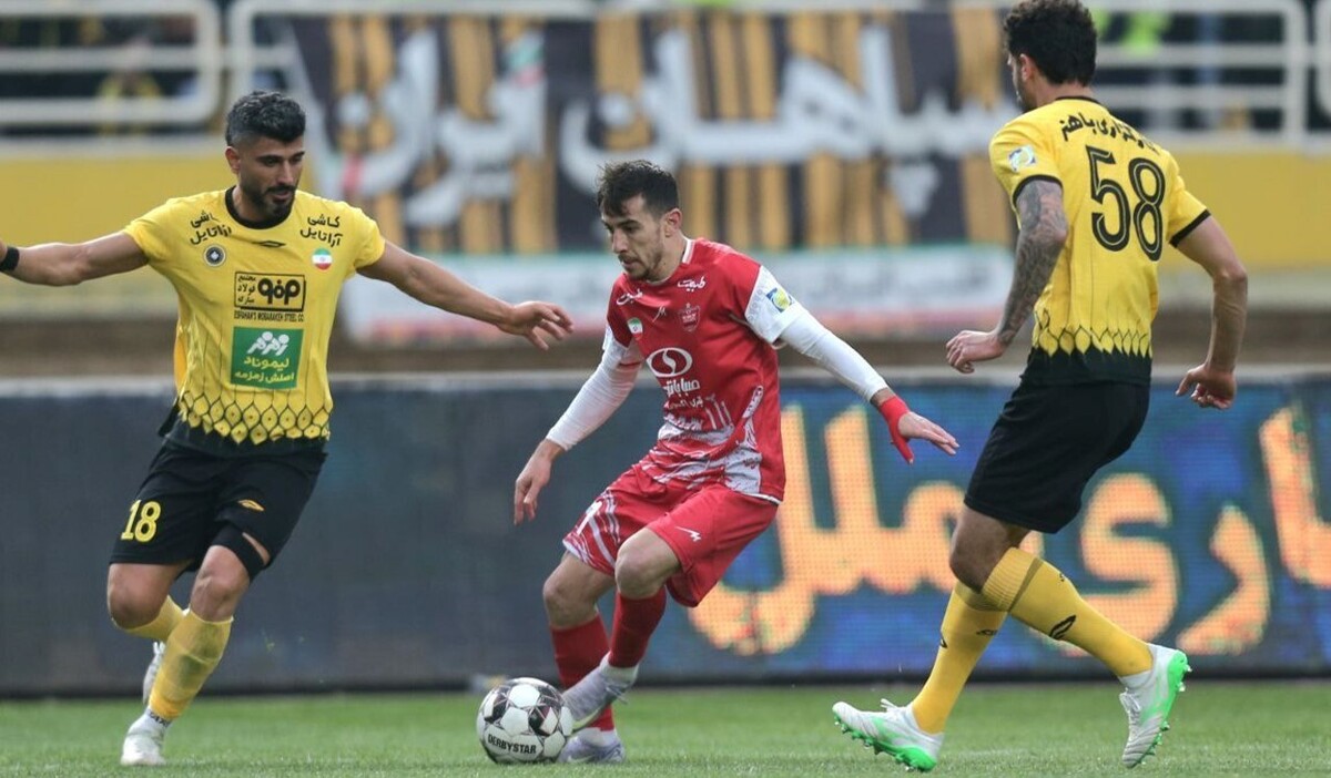 ۲ باشگاه صنعتی درپی جذب فرشاد احمدزاده از پرسپولیس